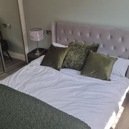 Jasmin Apartments - Luxury 1 & 2 Bedroom Units With Free Parking Буши Екстер'єр фото