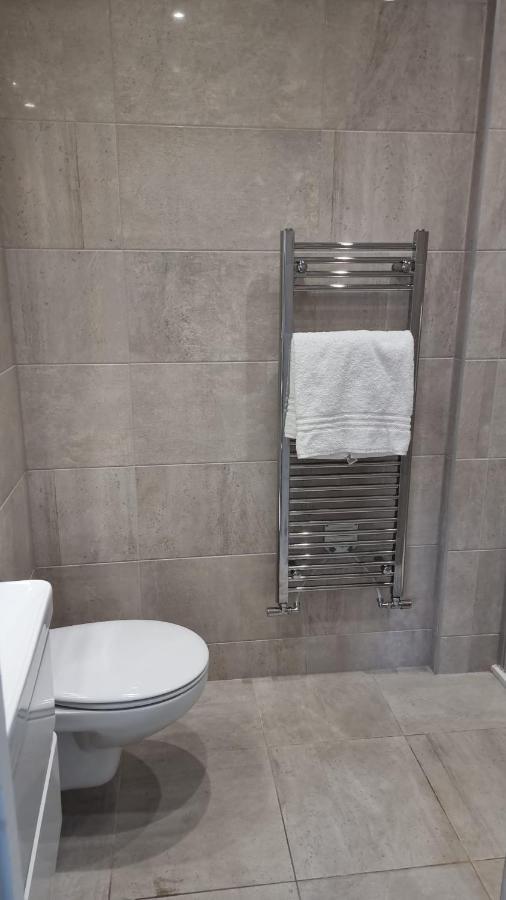 Jasmin Apartments - Luxury 1 & 2 Bedroom Units With Free Parking Буши Екстер'єр фото
