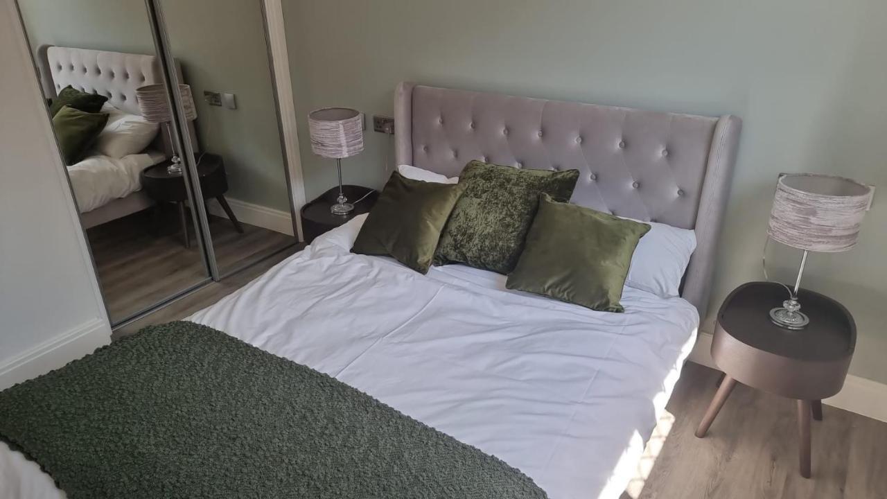 Jasmin Apartments - Luxury 1 & 2 Bedroom Units With Free Parking Буши Екстер'єр фото