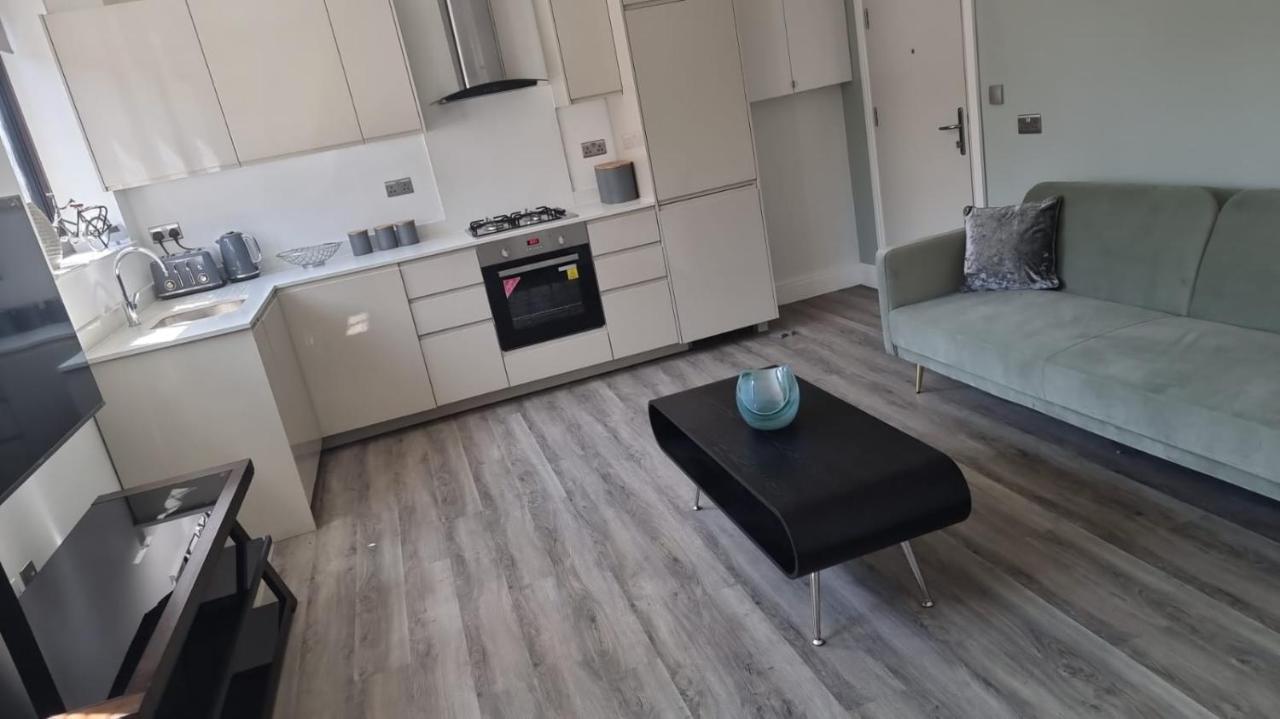 Jasmin Apartments - Luxury 1 & 2 Bedroom Units With Free Parking Буши Екстер'єр фото