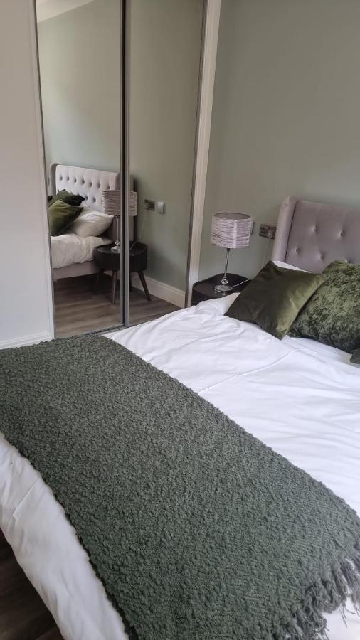 Jasmin Apartments - Luxury 1 & 2 Bedroom Units With Free Parking Буши Екстер'єр фото